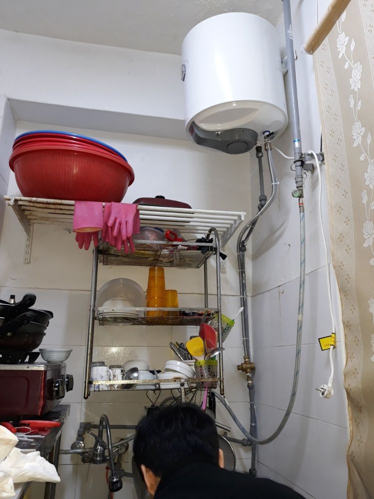 충남 서산시 동문동 만두가계에 교체한 기타 50L 전기온수기