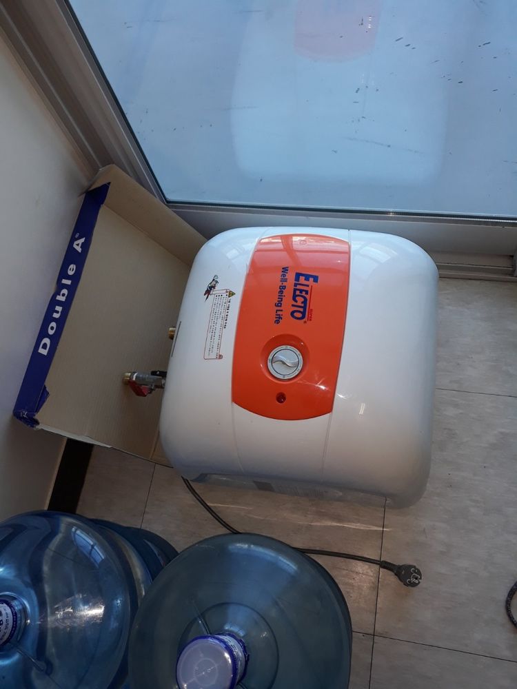 충북 진천군 덕산읍 산수리 공장 주방 싱크대, 전기온수기 설치 전 모습