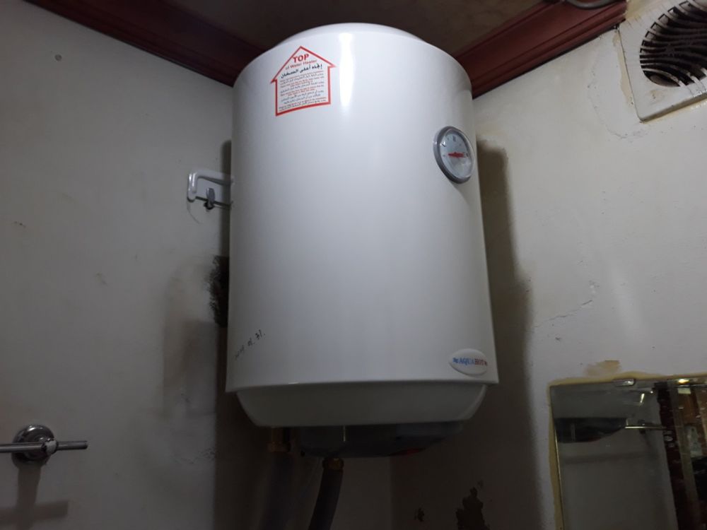 경기 파주시 금촌동에 식당 화장실에 교체한 아쿠아 30L 전기온수기