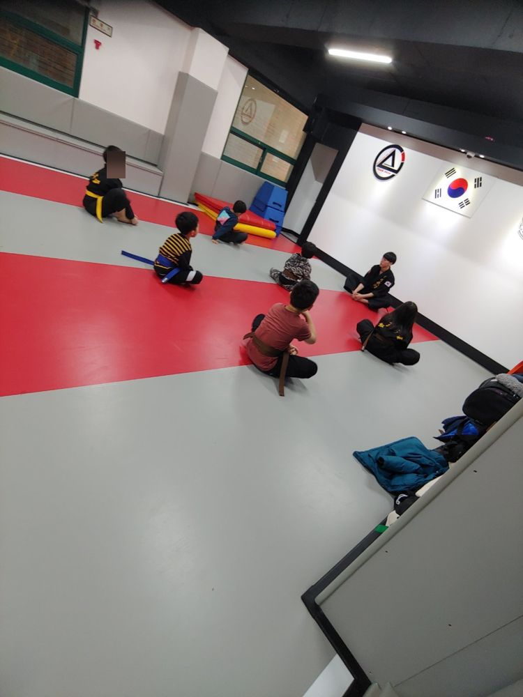 충남 계룡시 금암동 태권도장 상담실 싱크대, 전기온수기 설치 전 모습