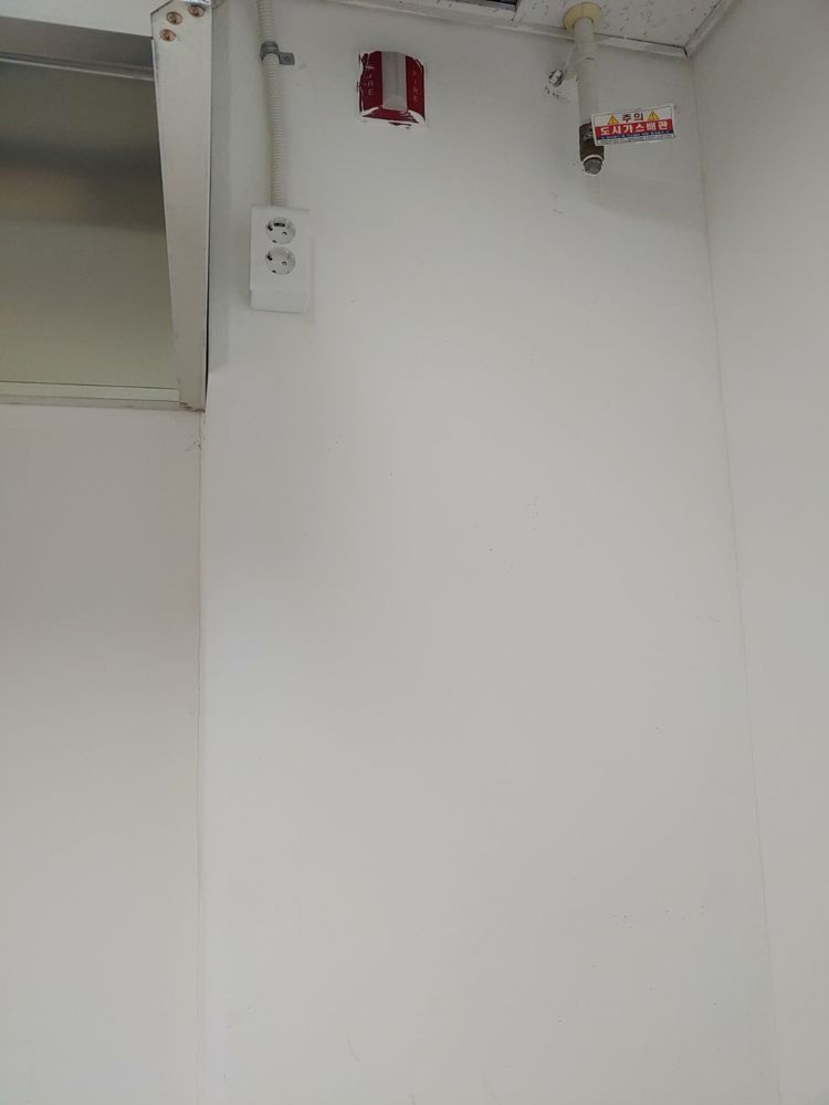 충북 옥천군 상가 반찬가게 주방, 전기온수기 설치 전 모습