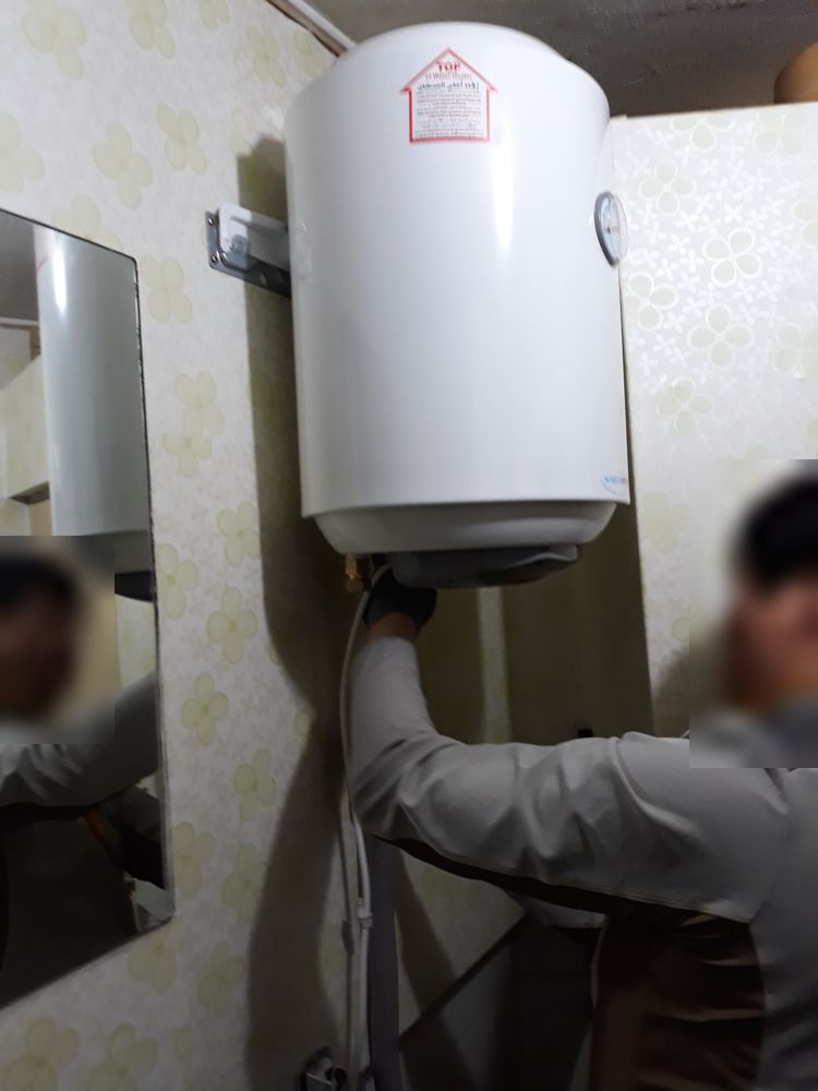 홍천읍 연봉리 주택 화장실 욕실 전기온수기 설치 현장 사진