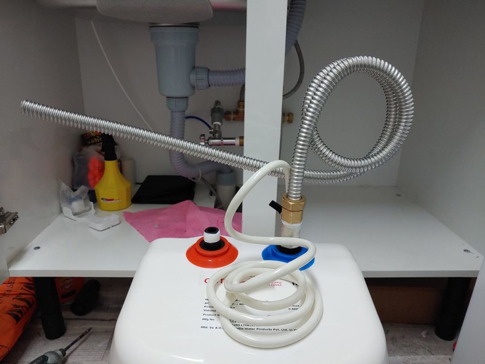 계룡시 금암동 태권도장 상담실 싱크대 전기온수기 설치 현장 사진