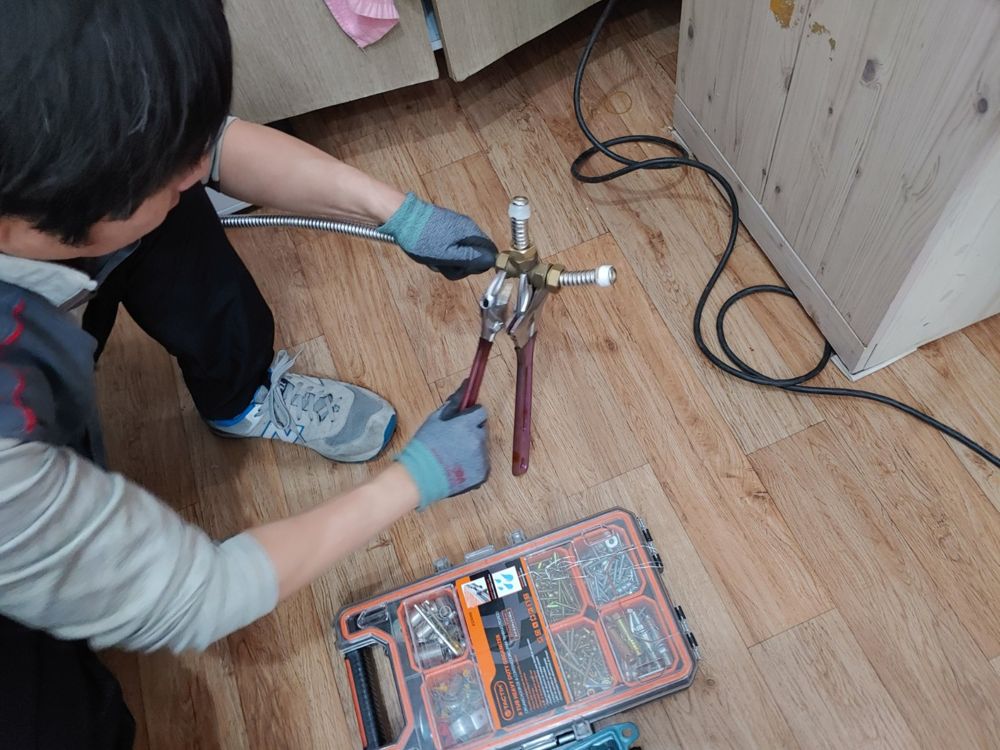 무안군 무안읍 원룸 주방 전기온수기 설치 현장 사진
