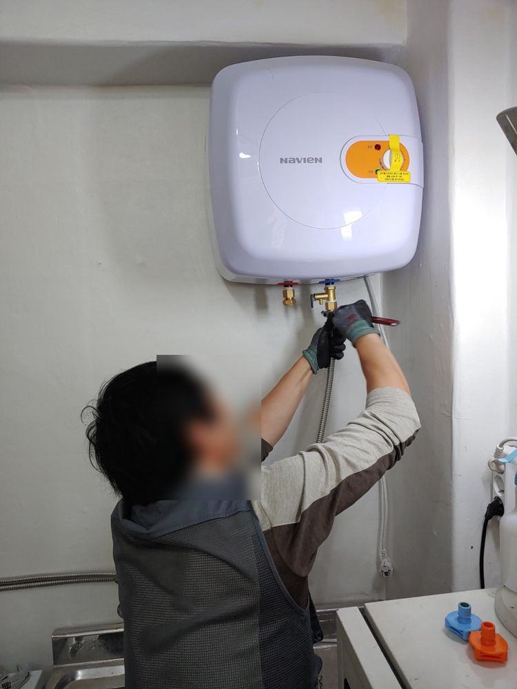 무안군 무안읍 원룸 주방 전기온수기 설치 현장 사진