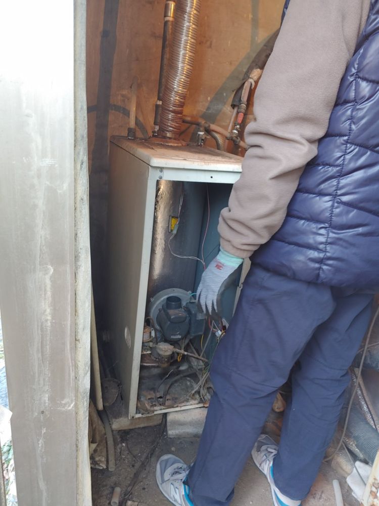 강화군 가정용 기름보일러실 전기온수기 교체 현장 사진