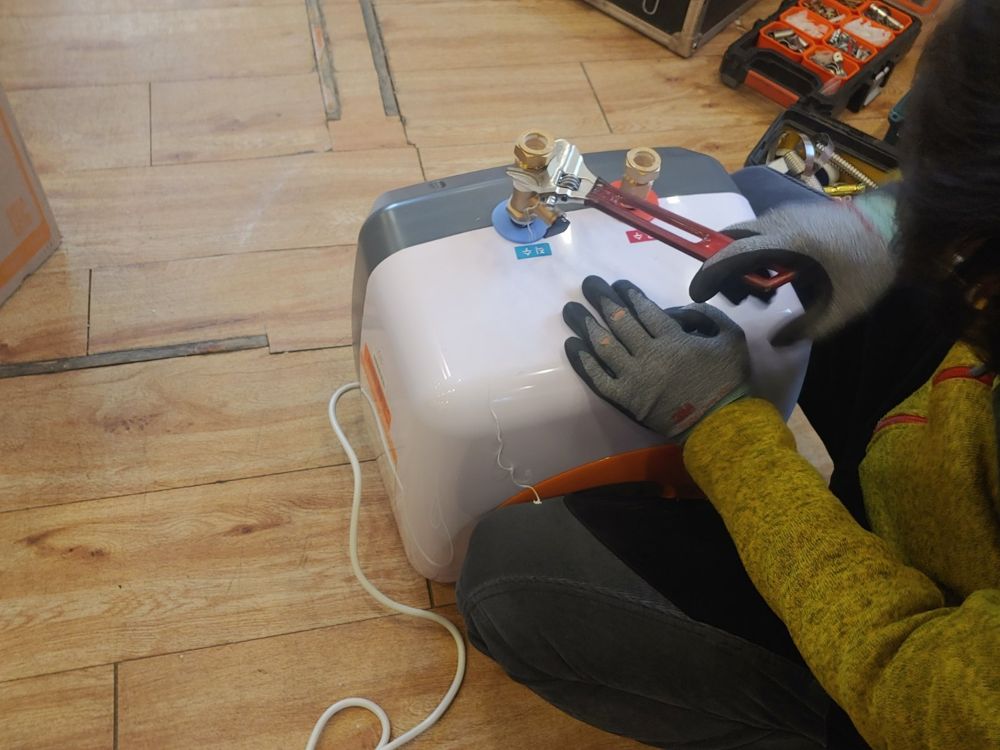 김포시 대게 식당 전기온수기 설치 현장 사진