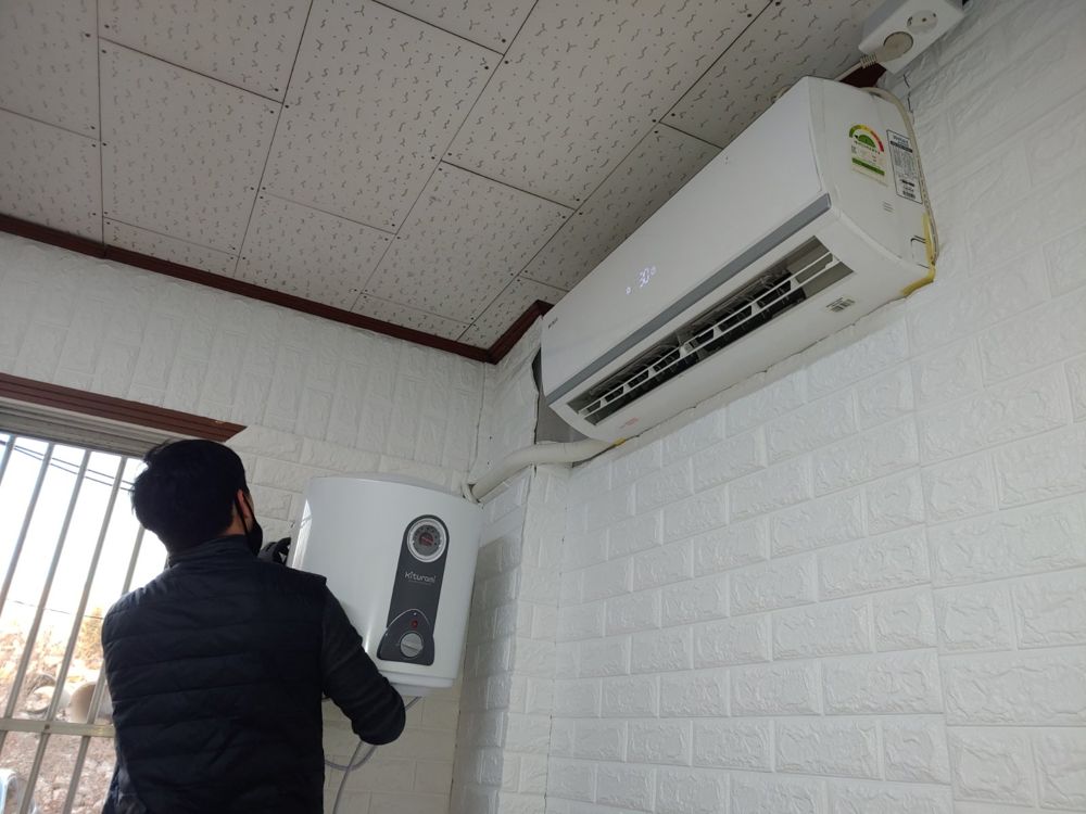 군위군 콘테이너 사무실 싱크대 전기온수기 설치 현장 사진